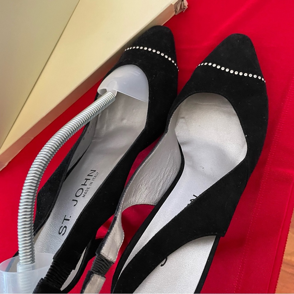 St. John Black Heels with Elegant Design